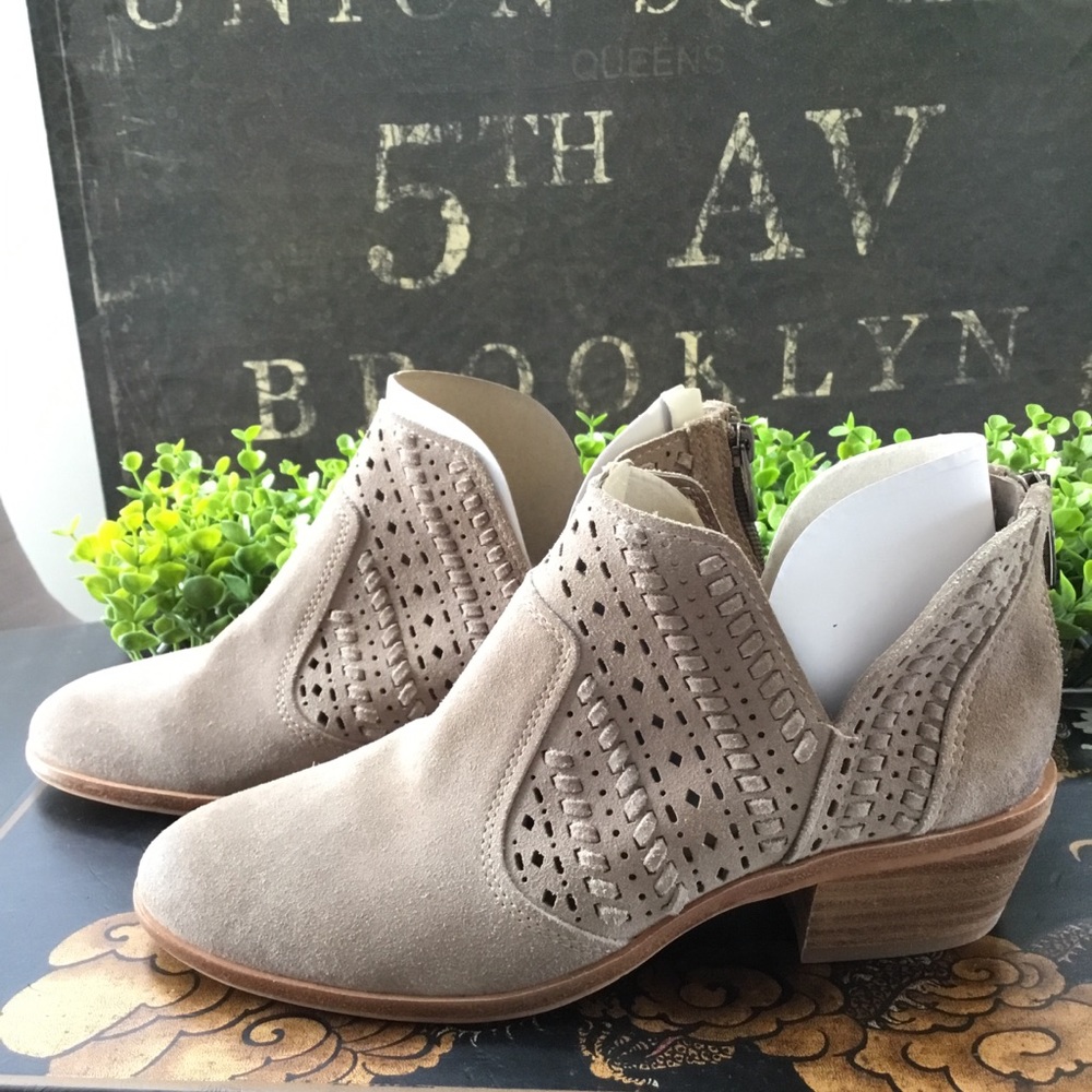 New Vince Camuto Prasta bootie 6.5M